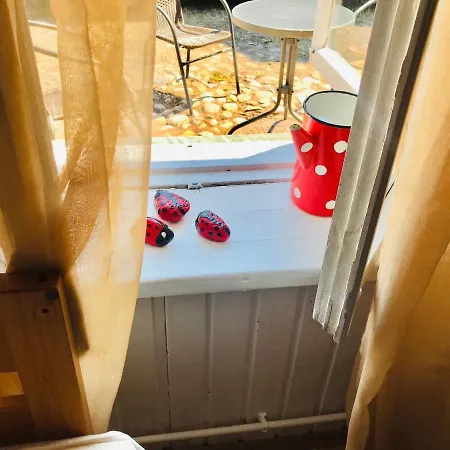 Cozy Roosi Guest Apartment 2, Free Parking *
